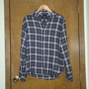 REVOLVE Rails Grey and Red Plaid Lightweight Button-down Shirt in size M